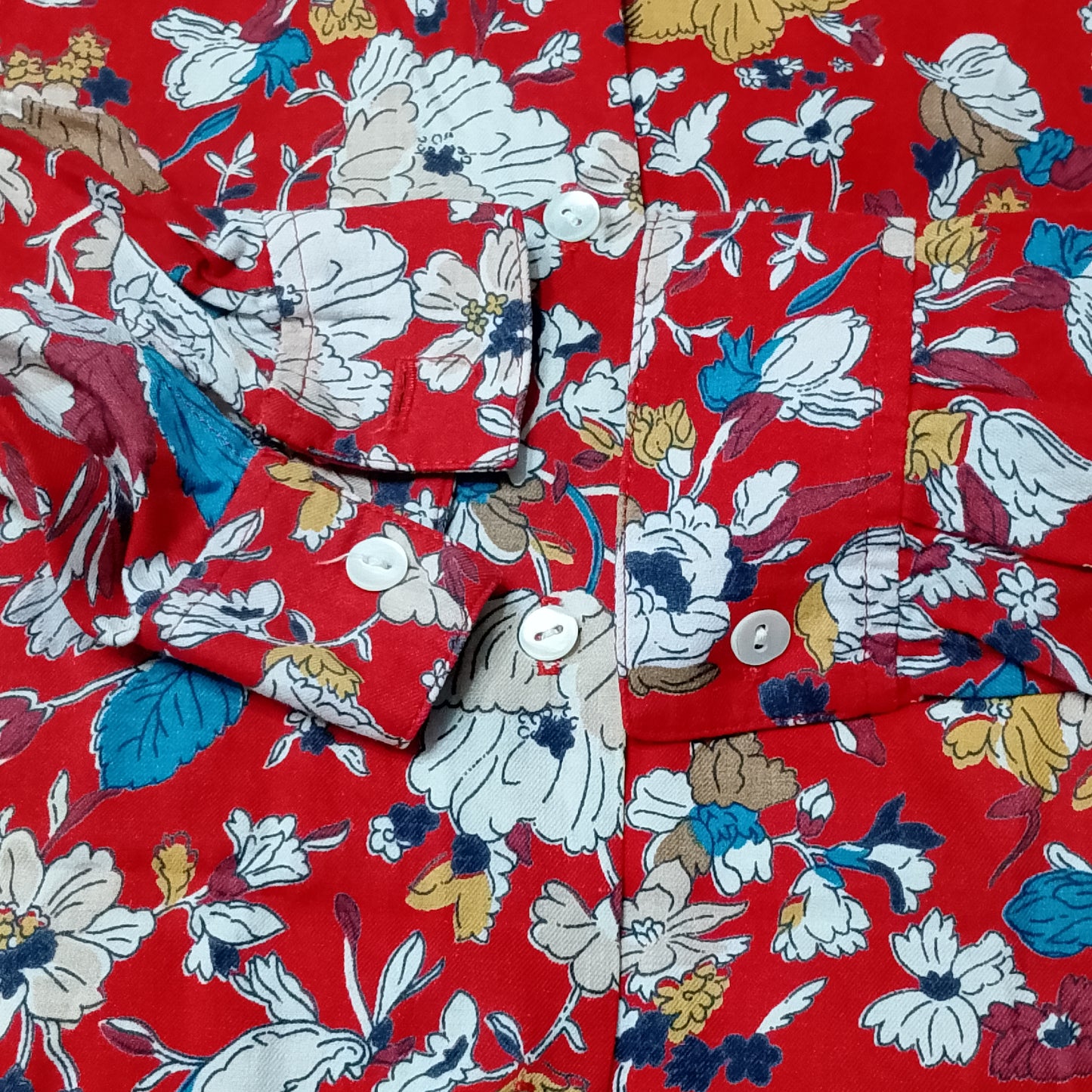 Camicia Cacharel rossa con stampa floreale