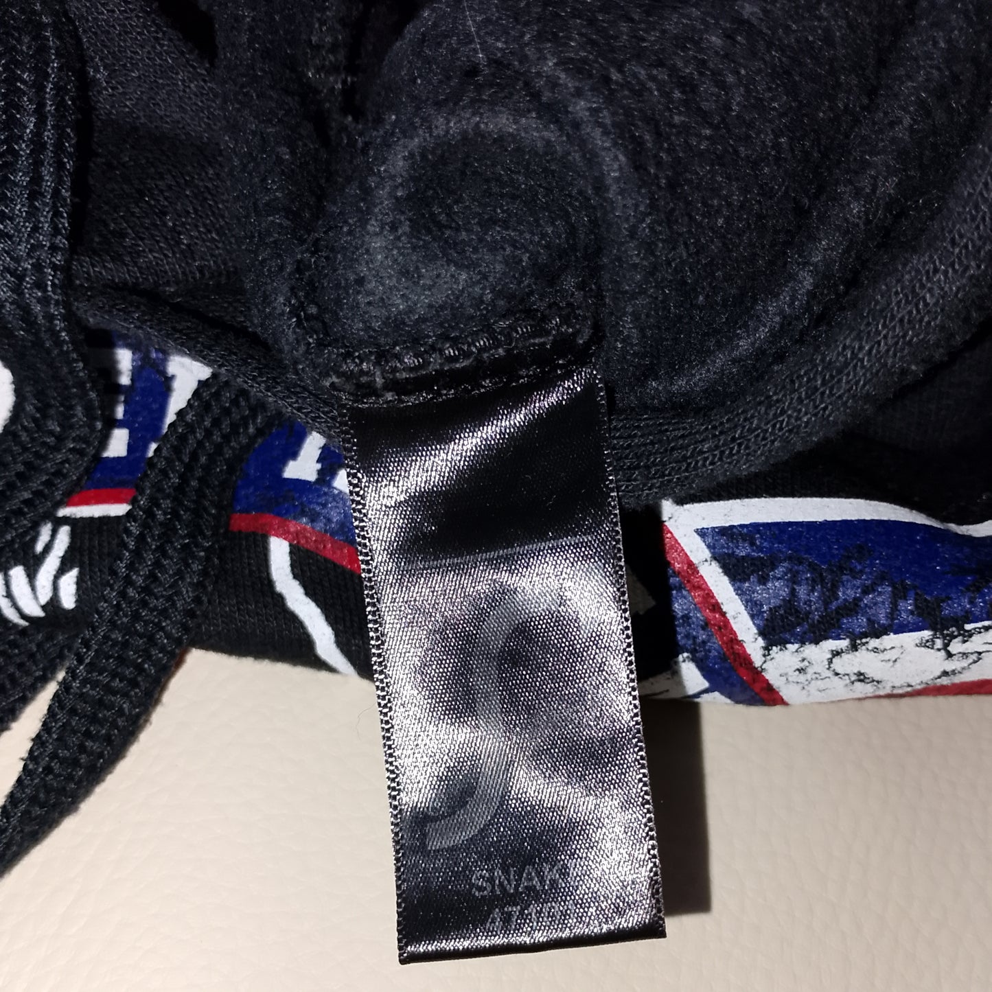 Felpa con cappuccio stampa hockey indians