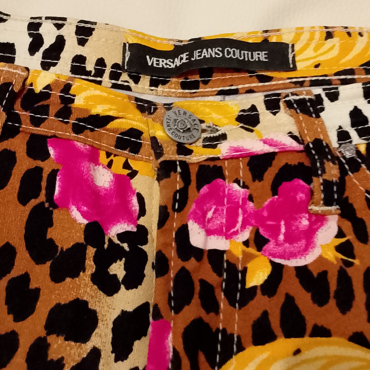 Jeans Versace Couture con stampa leopardata